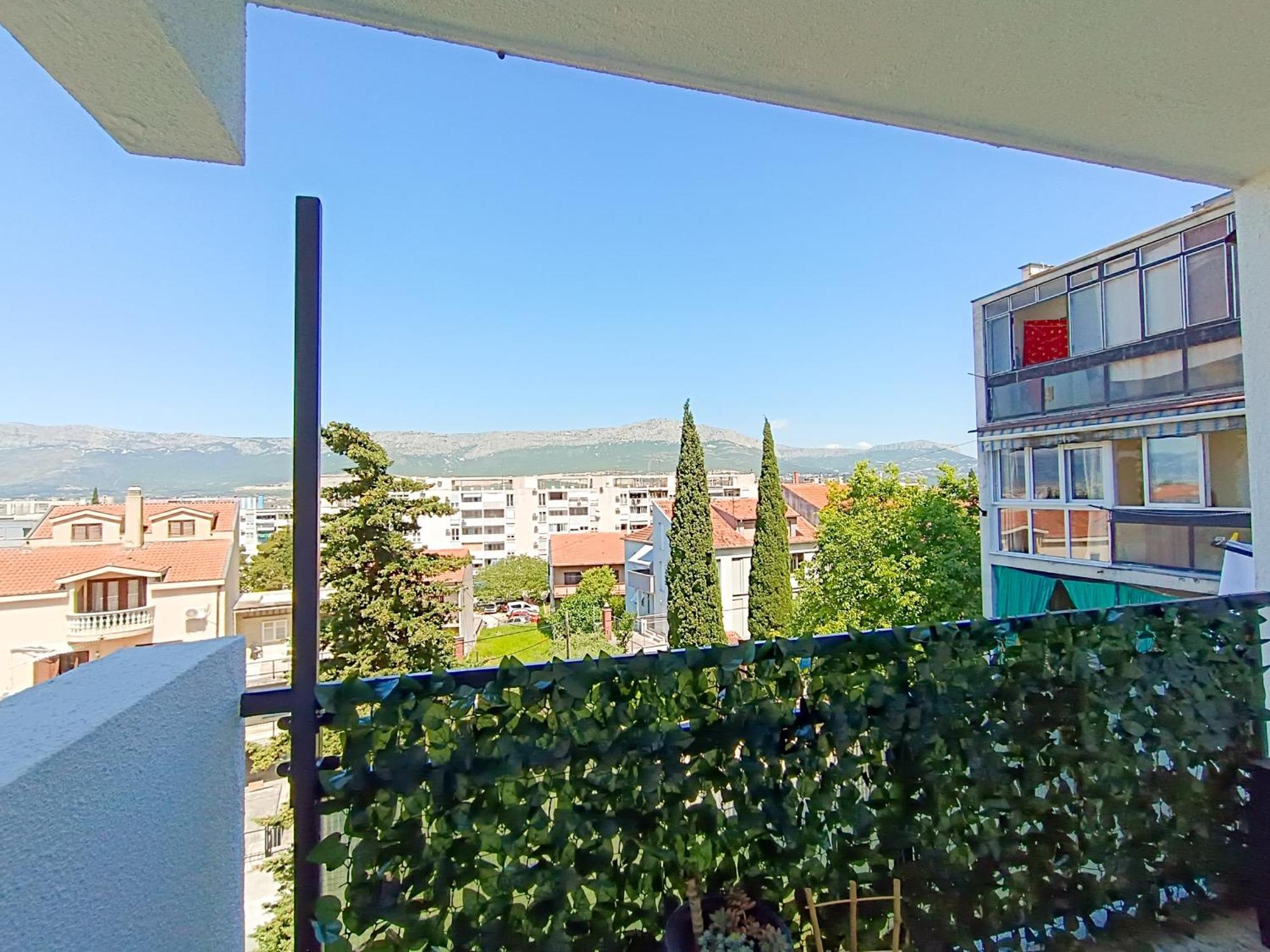 Retro Apartment